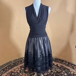 SLNY Navy Cocktail Dress Womens Size 8 Ruched Waist Halter Neck Embroidered Skir